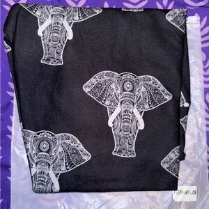 NWT Charlie’s Project OS elephant leggings